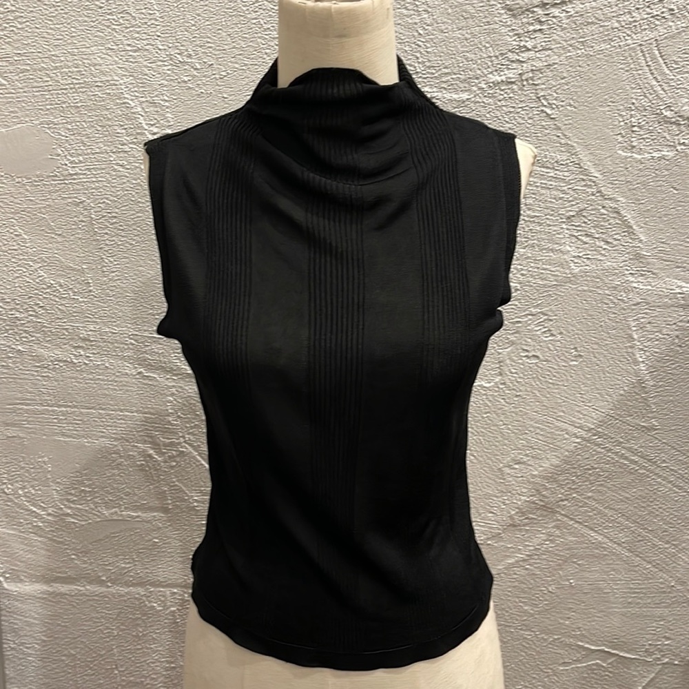 Mock sleeveless turtleneck top
